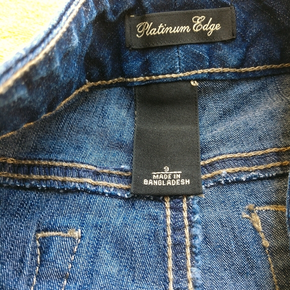 ❤️‍🔥Jean Shorts Platinum Edge Blue Rhinestones Juniors NWOT - Picture 9 of 11